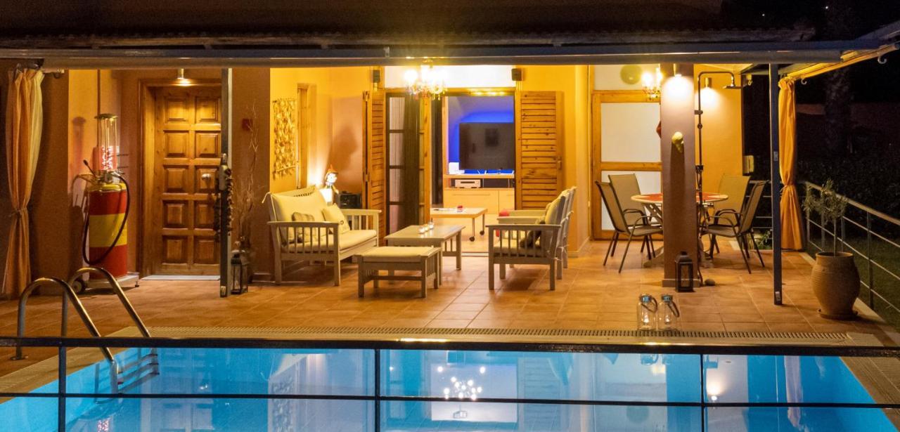 Cozy Small Smart Villa With Private Pool Mikri Mantineia 卡拉马塔 外观 照片